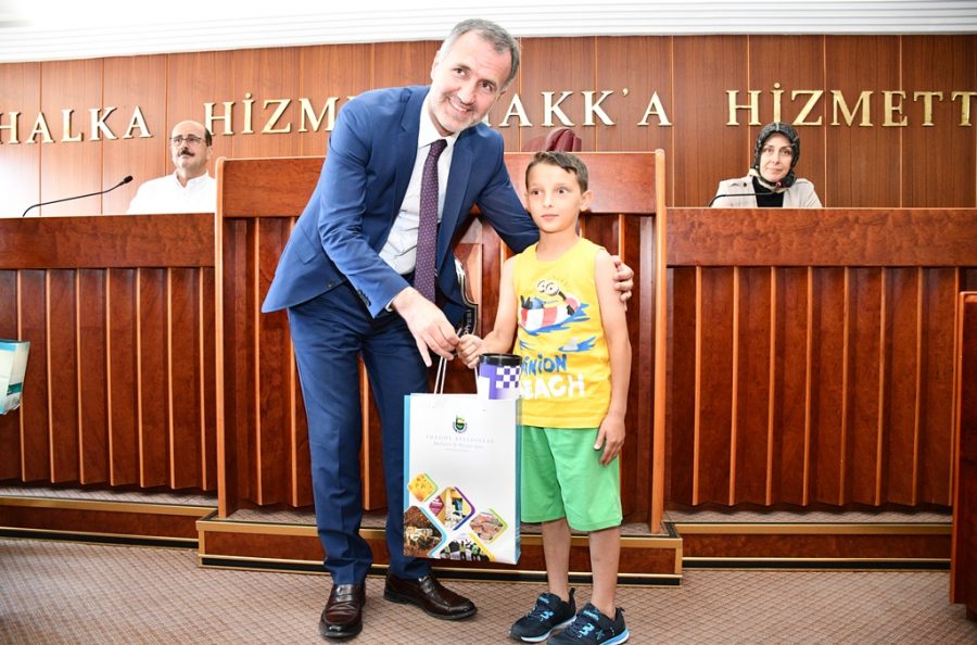İnegöl'ün Fikri Projesi Ödülleri Sahiplerini Buldu